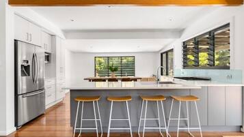 House, Patio, Garden View | Private kitchen | Electric kettle