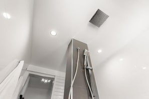House, Patio, Garden View | Bathroom - Tin & Timber by Charlesworth (Coffs Harbour)