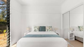 House, Patio, Garden View | Iron/ironing board, free WiFi