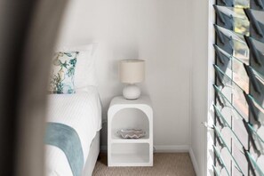 Iron/ironing board, free WiFi - Tin & Timber by Charlesworth (Coffs Harbour)