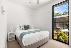 Ferienhaus, Terrasse, Gartenblick | Bügeleisen/Bügelbrett, kostenloses WLAN