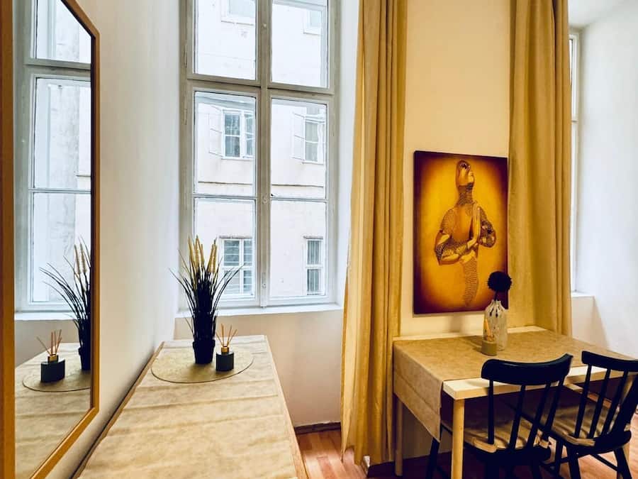 Apartament bàsic | Planxa i posts de planxar