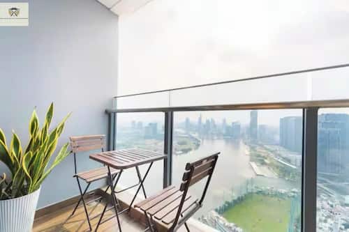 Departamento Deluxe, 2 habitaciones, para no fumadores, vista a la ciudad | Ropa de cama de alta calidad, edredón, escritorio y cortinas blackout