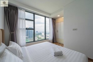 Ropa de cama de alta calidad, cubrecamas y escritorio 