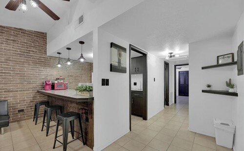 Charming 1BR Condo Near UTRGV & Downtown Edinburg