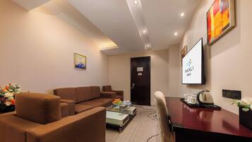 Minibar, két bảo mật tại phòng, bàn