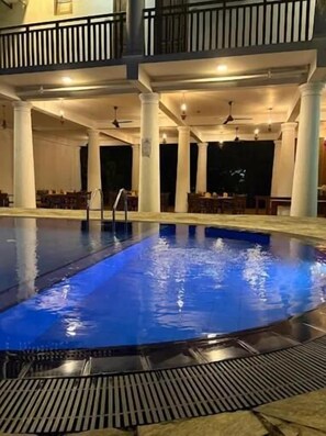 Piscine extérieure