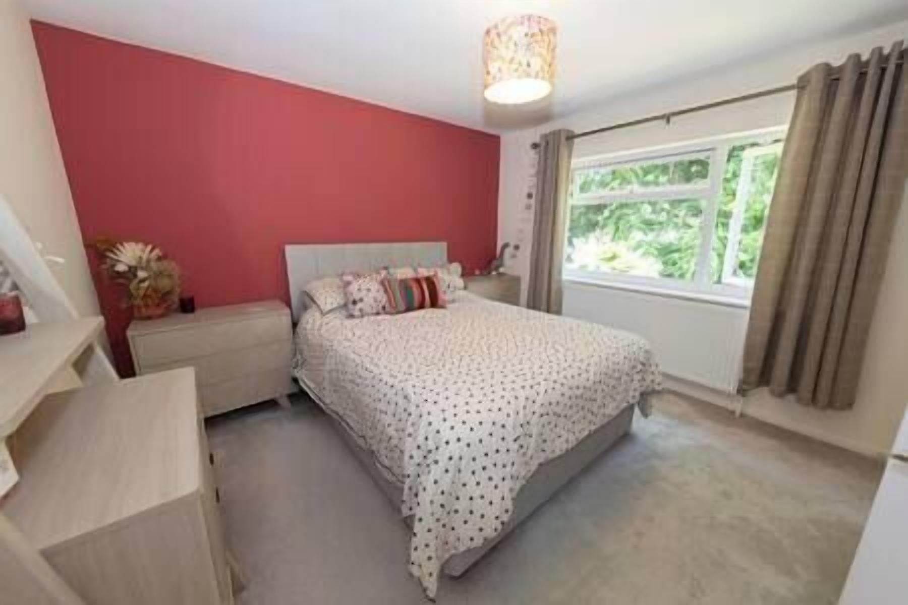 2 makuuhuonetta, silitysrauta/-lauta, ilmainen Wi-Fi, vuodevaatteet