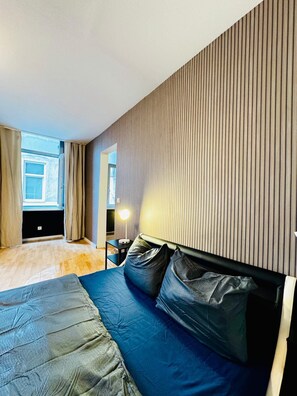 เบสิกอพาร์ทเมนท์ | เตารีด/โต๊ะรีดผ้า