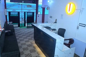 Reception - Shri Narayanam Guest House & Home Stay (Faizabad)
