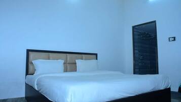 Rollaway beds, free WiFi, bed sheets