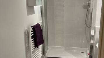 Apartment, 1 Bedroom, Balcony | Bathroom