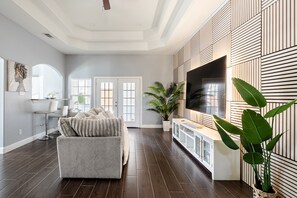 Smart TV, books