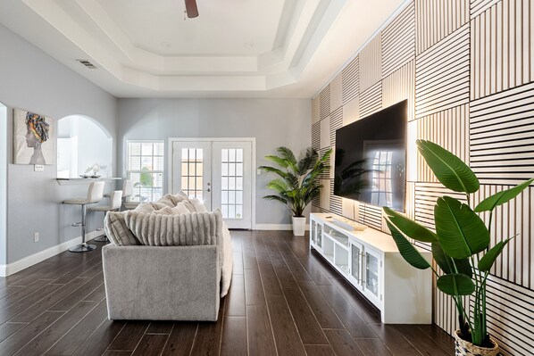 Books - Charming villa, beautiful views, swimming pool and entertainment, enjoy !!!!!!! (Dallas)