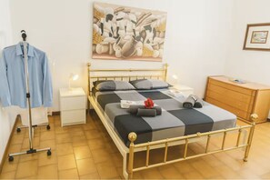 1 Schlafzimmer, Bügeleisen/Bügelbrett, kostenloses WLAN, Bettwäsche