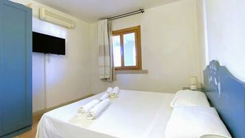 1 Schlafzimmer, Reisekinderbett