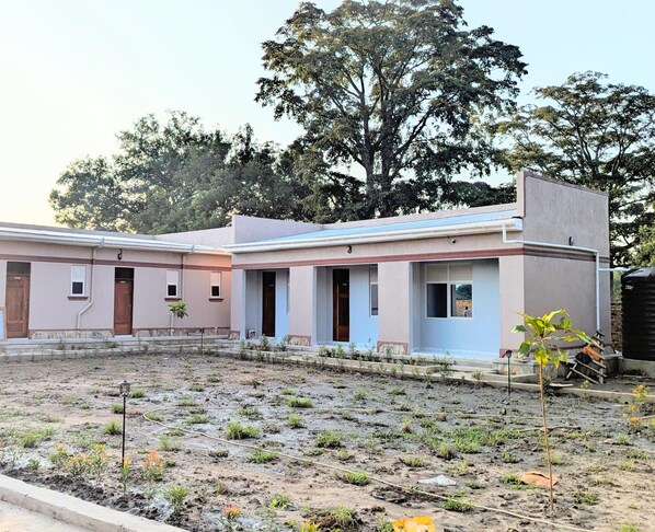 المنشأة من الخارج