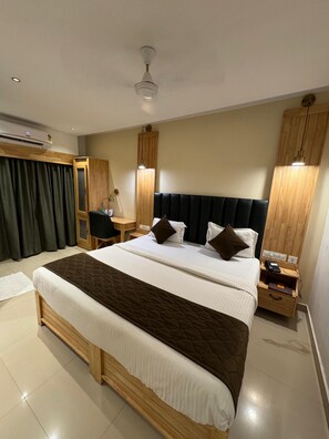 Desk, iron/ironing board, free WiFi