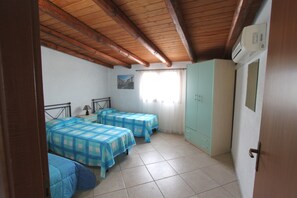 2 bedrooms, iron/ironing board, WiFi, bed sheets - Panoramic penthouse IL FARO in Marinella di Selinunte (Marinella)