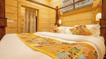 Habitació sènior, vistes al complex turístic | Wifi gratuïta