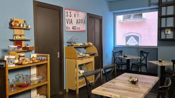 Petit déjeuner continental compris tous les jours