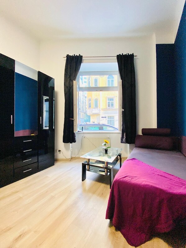Basic Apartment | Iron/ironing board, free WiFi - Cozy 1BR Apartment Near Danube River (Vienna)