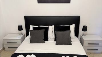 Comfort Triple Room, Patio, Courtyard View | In-room safe, soundproofing, iron/ironing board, free WiFi