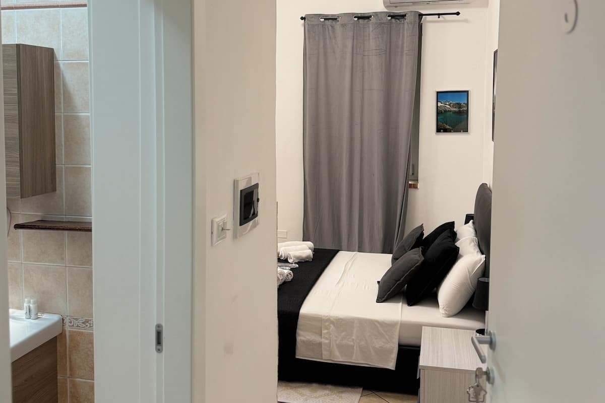 Comfort Triple Room, Patio, Courtyard View | In-room safe, soundproofing, iron/ironing board, free WiFi