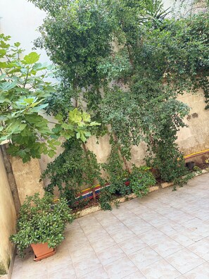 Comfort Triple Room, Patio, Courtyard View | Terrace/patio