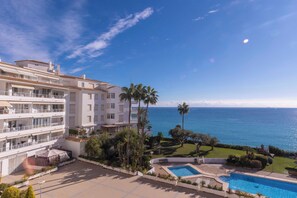 Exterior - "Costa Bella Altea" Terrace, parking, swimming pool and direct access to the sea! (Altea)