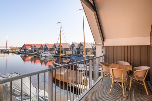 Cosy holiday home in centre of Terherne