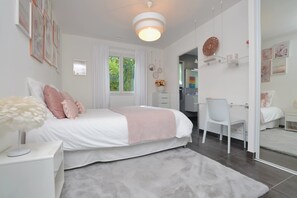 4 dormitorios, tabla de planchar con plancha, Internet y ropa de cama
