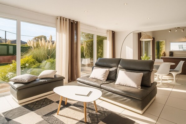 TV - Exceptional villa - EV terminal - Cinematic ambience - Parks/beaches/spa resorts (Marin)