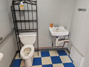 Unclassified image, 3 of 7, button - Cozy studio in soothing Roaring River with refreshing AC (Roaring River)