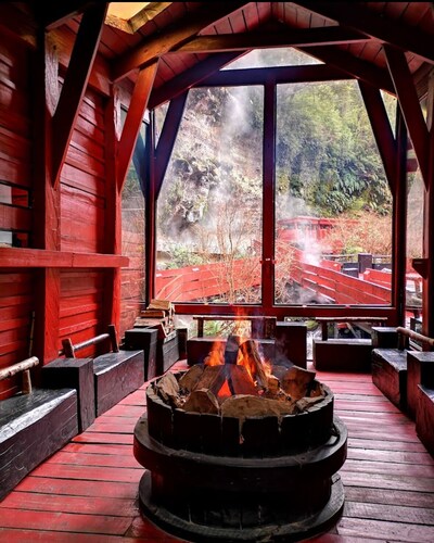 Enjoyed and comfortable cabin 15 min from Playa Coñaripe, 5 min from hot springs and waterfalls.