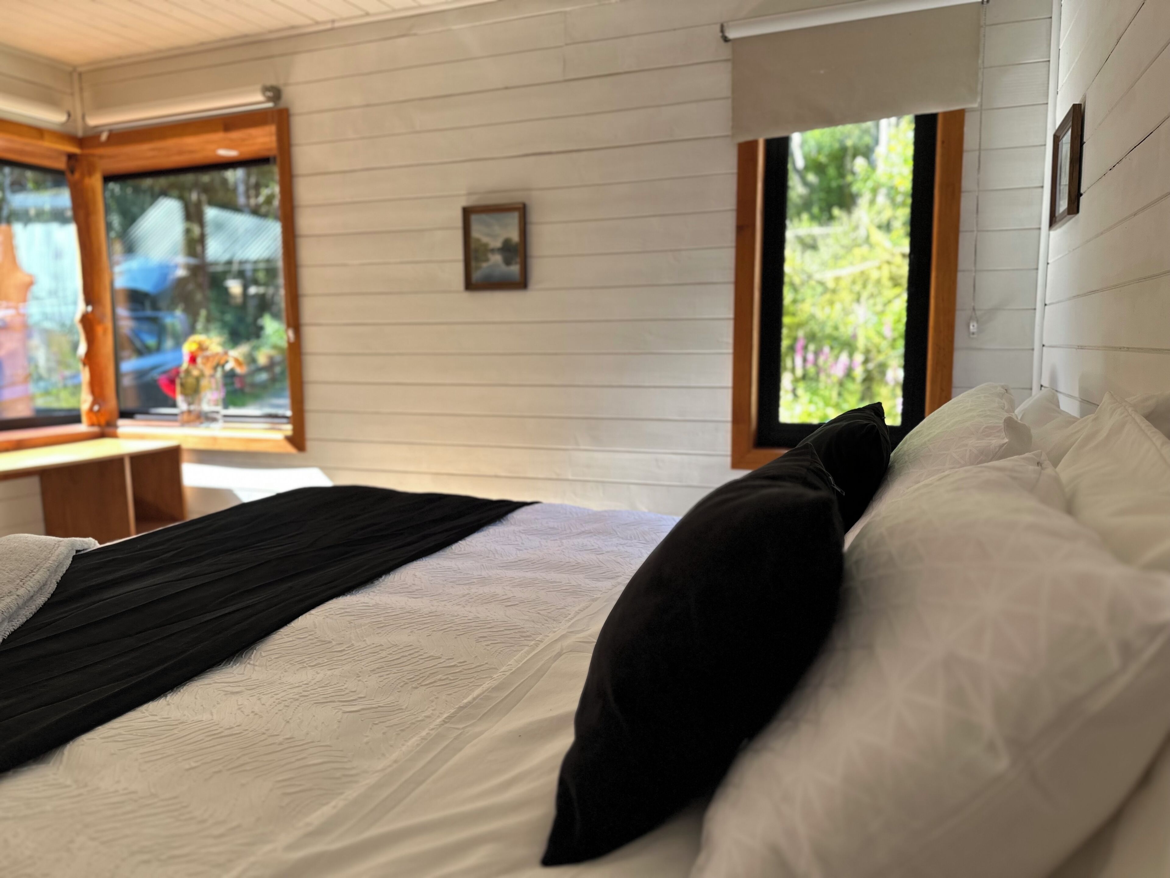 3 bedrooms, bed sheets