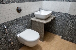 Standard-Doppelzimmer, Stadtblick | Badezimmer