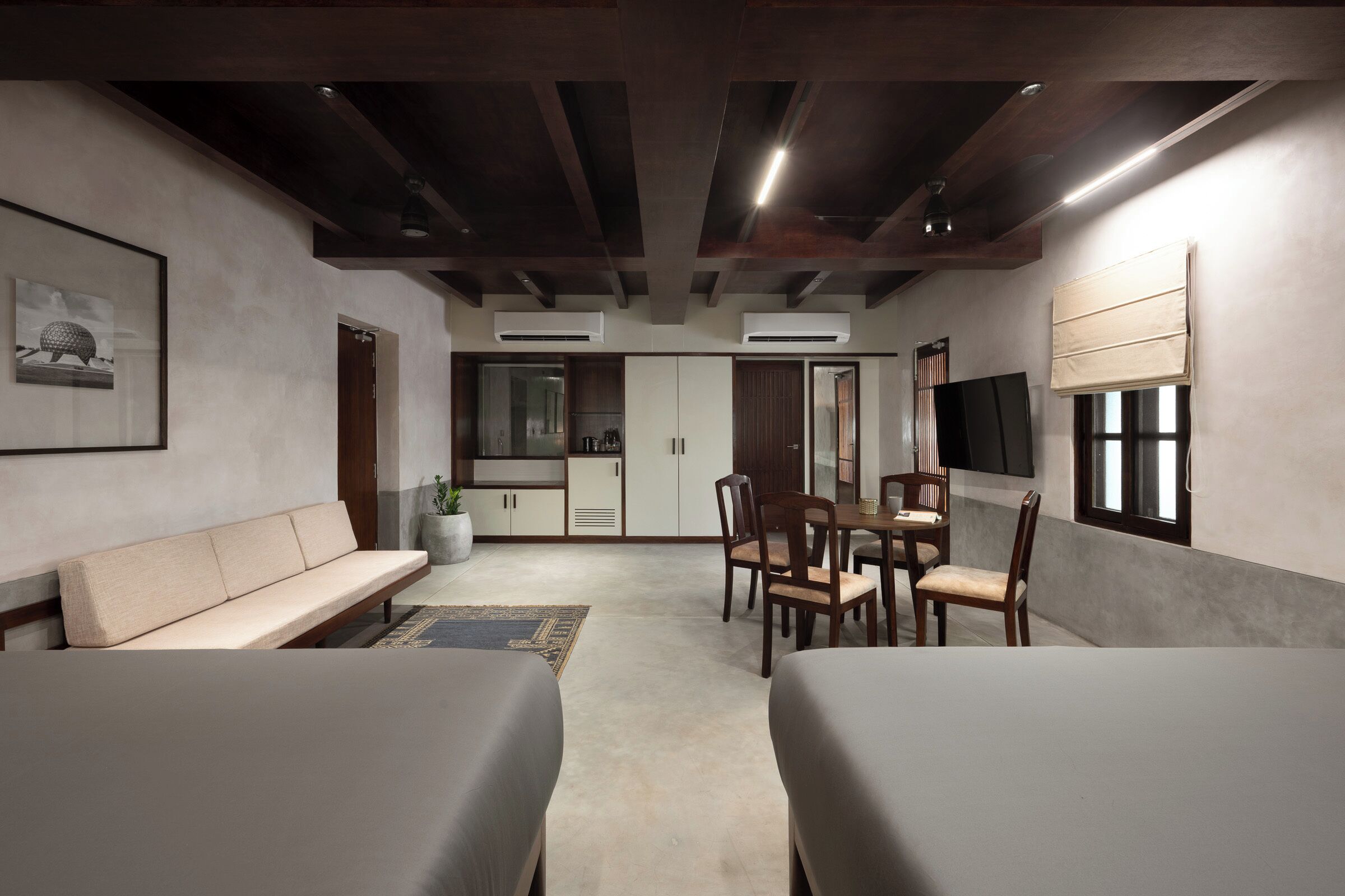 Deluxe Suite, Balcony, City View | Minibar, in-room safe, blackout drapes, iron/ironing board