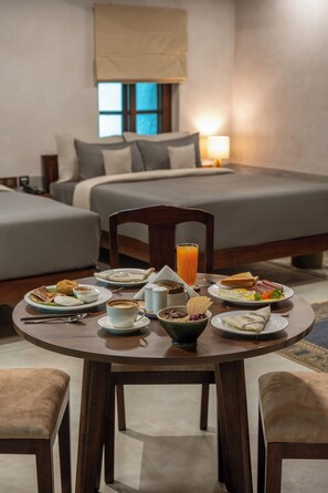 Free daily continental breakfast  - Delhi House (Puducherry)