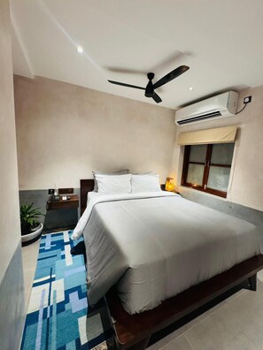 Studio | In-room safe, blackout drapes, iron/ironing board, free WiFi