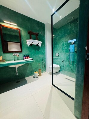 Studio Suite, Balcony, City View | Bathroom | Free toiletries, hair dryer, slippers, towels