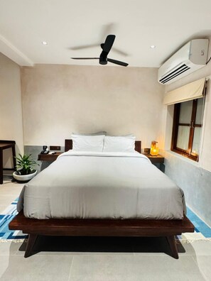 Studio | In-room safe, blackout drapes, iron/ironing board, free WiFi