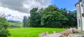  Hillside House , 18th century secluded country house with hot tub & gardens.