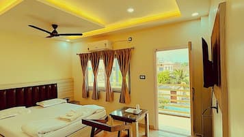 Deluxe Double Room, City View | Desk, free WiFi