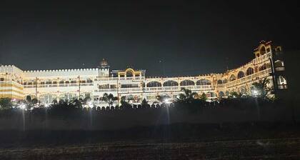 Hotel Karishma Palace Badnawar