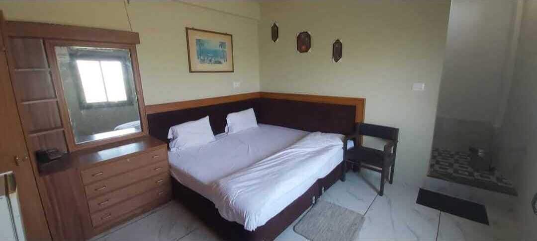 Desk, laptop workspace, rollaway beds, free WiFi