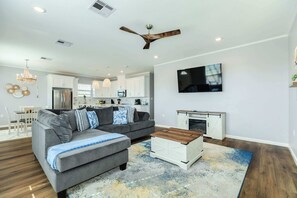 TV, offices - Lake2Sea - Spacious Retreat, Gulf & Waterway View! (Surfside Beach)