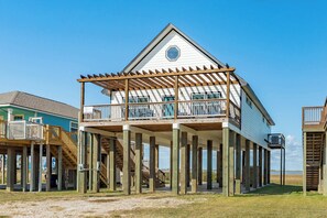 Exterior - Lake2Sea - Spacious Retreat, Gulf & Waterway View! (Surfside Beach)