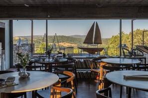 Daily buffet breakfast (EUR 9 per person) - Quinta do Barrieiro  (Marvão)