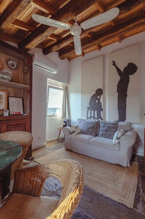 Family Apartment, Mountain View | Cribs/infant beds, free WiFi, bed sheets - Quinta do Barrieiro  (Marvão)